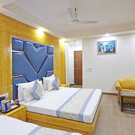 Hotel Preet Palace -5 Mints Walk From Nizamuddin Railway Station Yeni Delhi Dış mekan fotoğraf