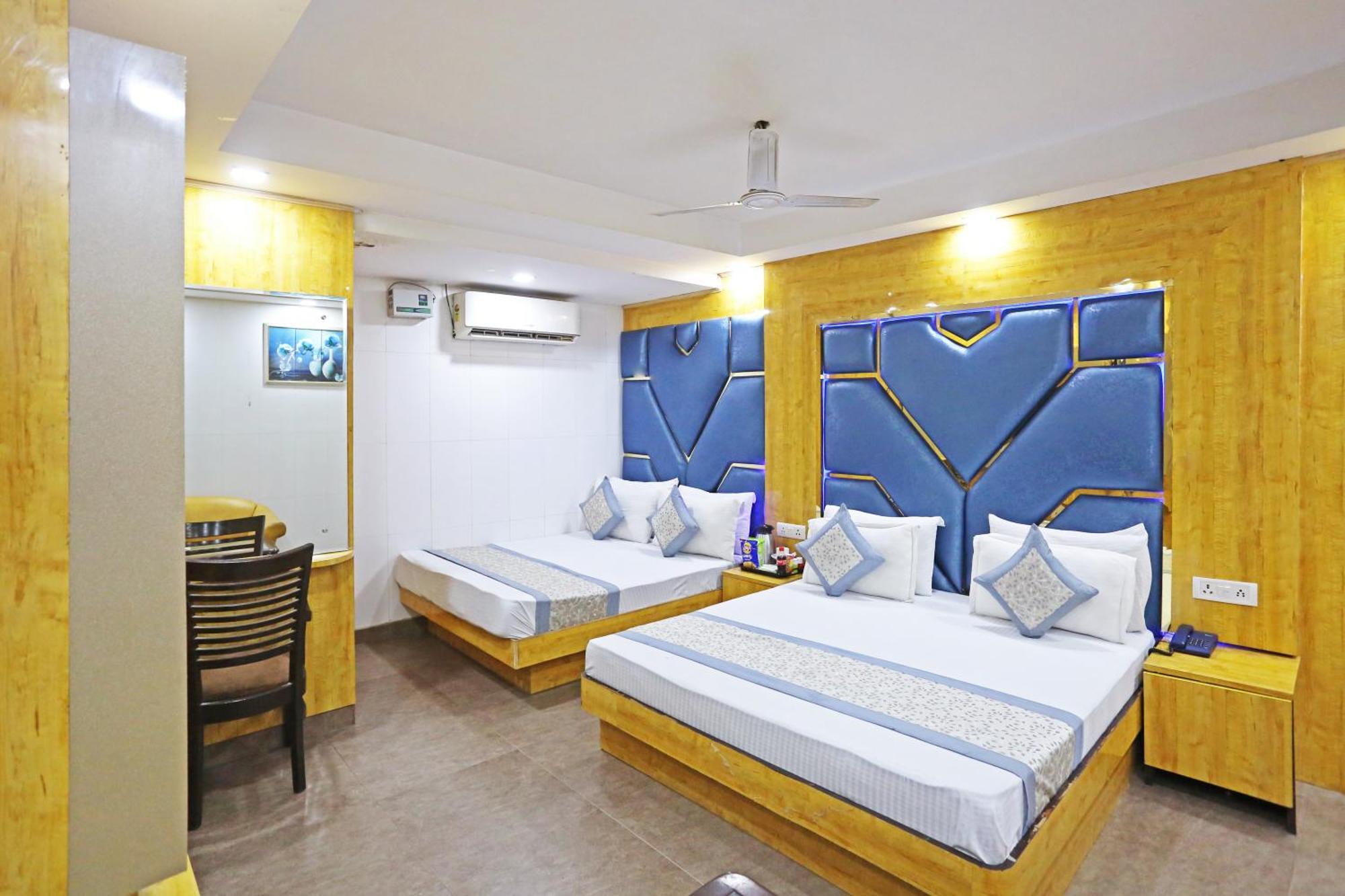 Hotel Preet Palace -5 Mints Walk From Nizamuddin Railway Station Yeni Delhi Dış mekan fotoğraf