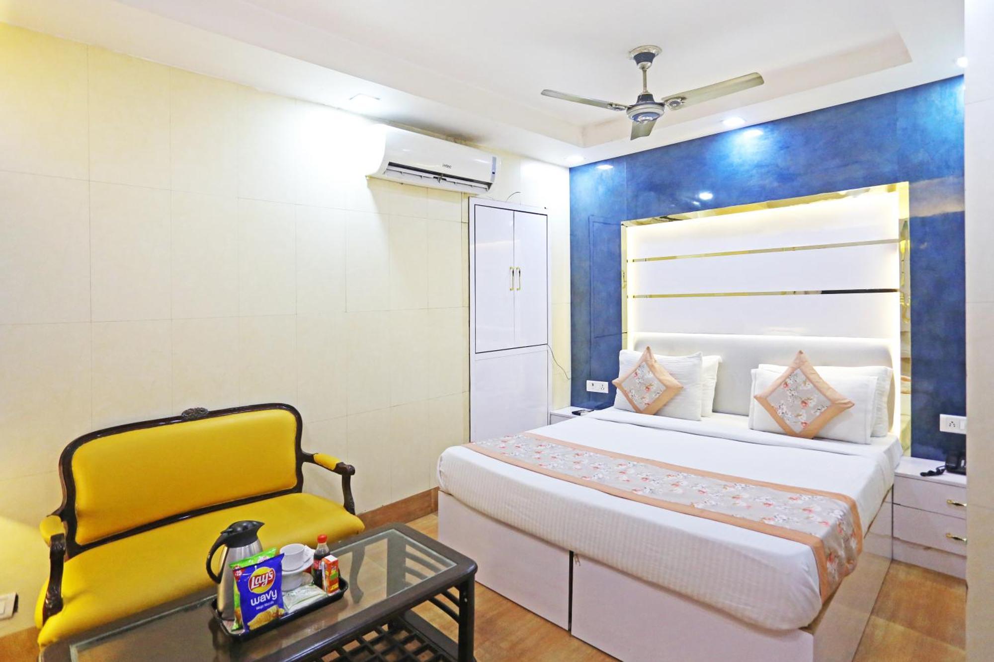 Hotel Preet Palace -5 Mints Walk From Nizamuddin Railway Station Yeni Delhi Dış mekan fotoğraf