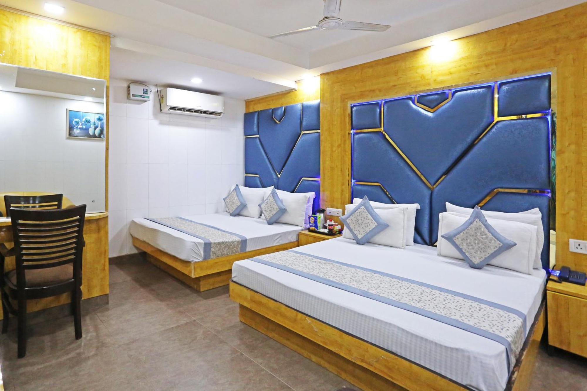 Hotel Preet Palace -5 Mints Walk From Nizamuddin Railway Station Yeni Delhi Dış mekan fotoğraf